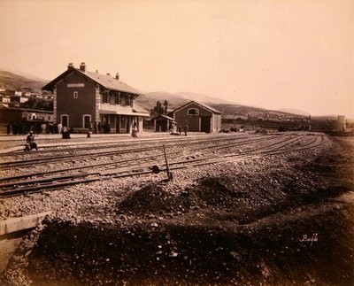Stationshus ved Mallakah-Zahleh på jernbanelinjen Beirut til Damaskus (foto) af Studio Bonfils