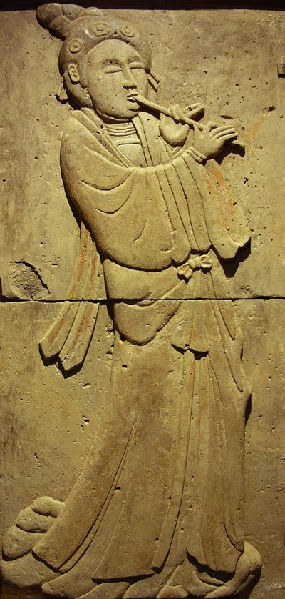 Terracotta stele med musiker, Tang-dynastiet (618-907), opdaget i Shaanxi-provinsen, Steles Forest Museum i Xian. Fotografi, Leonard de Selva, Kina, 2006. af Tang Dynasty Chinese School