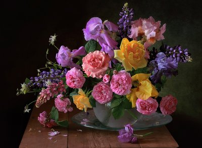 Livligt blomsterstilleben af Tatyana Skorokhod