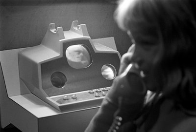 Demonstration af futuristisk Picturephone-kommunikationsteknologi på verdensudstillingen i Seattle af Ted Spiegel