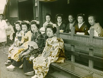 Portræt af en geisha i Japan ca. 1900 - 1915 (fotografi) af Teijiro Takagi
