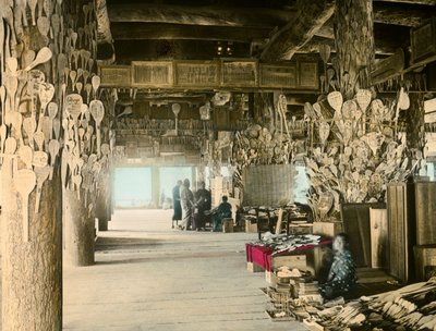 Sælger af risskeer i Thousand Tatami Pavilion, Miyajima, ca. 1900 - 1915 (fotografi) af Teijiro Takagi