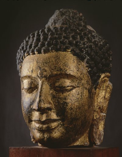 Kæmpe Buddha hoved med lukkede øjne, Srivijaya stil af Thai School