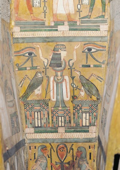 Interiør af Imenemipets kiste, der viser wedjat-øjet og en kvinde med løftede arme, 21.-22. dynasti (malet træ) af Third Intermediate Period Egyptian
