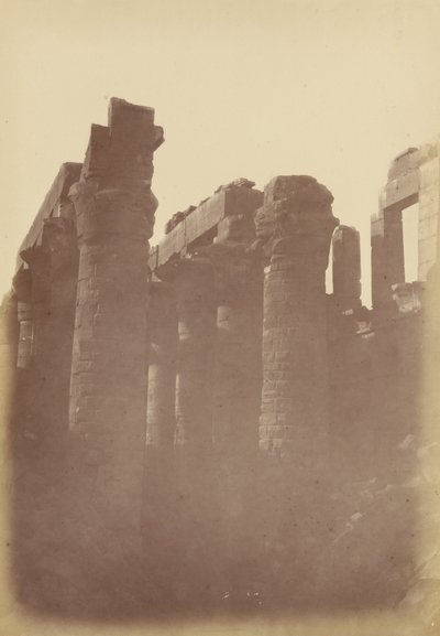 Luk udsigt over søjlerne i Hypostyle Room, Karnak af Théodule Devéria
