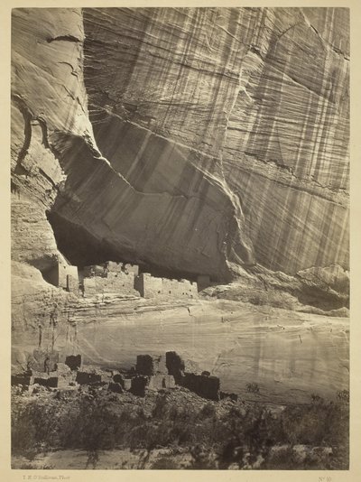 Gamle ruiner i Canyon de Chelly, N.M., i en niche 50 fod over den nuværende Canyon seng, 1873 af Timothy OSullivan