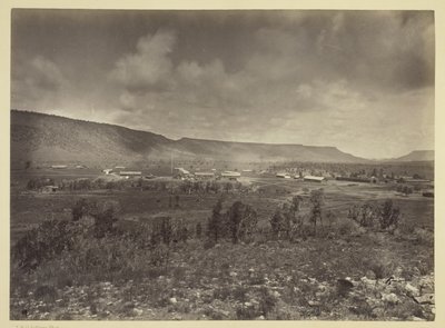 Fjern udsigt over Camp Apache, Arizona af Timothy O