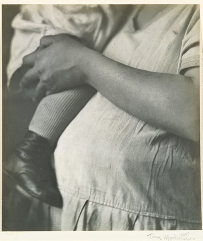 Kvinde med barn af Tina Modotti