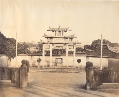 Triumfbuen, Foochow, ca. 1869. af Tung Hing.