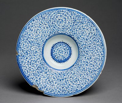 Tondino Dish, Iznik Golden Horn ware, tyrkisk, c.1535-45 (stenpasta med blå under glasur) 88;se også 117758; af Turkish School