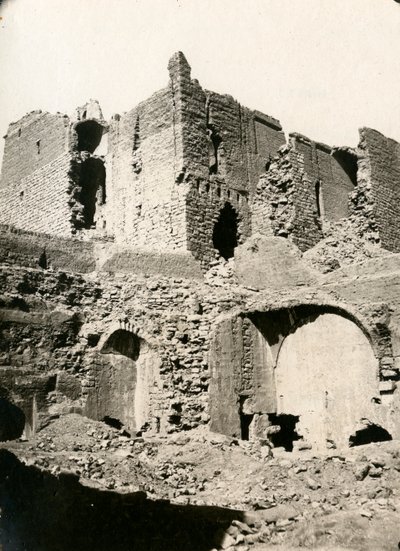 Simeon-klostrets kirke, nordvestlige hjørne før restaurering, Aswan, Egypten, foto af Ugo Monneret de Villard af Ugo Monneret de Villard