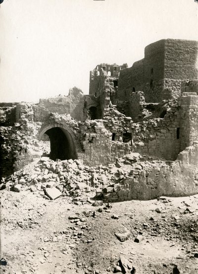 Stort tårn (qasr) i Sankt Simeons kloster, Aswan, Egypten, foto af Ugo Monneret de Villard af Ugo Monneret de Villard