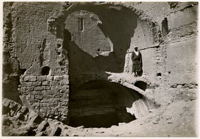 Stort tårn (qasr) i kloster, Aswan, Egypten, foto af Ugo Monneret de Villard af Ugo Monneret de Villard