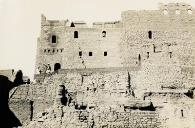 Simeon-klosteret efter restaureringen, Aswan, Egypten, foto af Ugo Monneret de Villard af Ugo Monneret de Villard