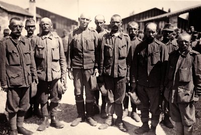 Østrigske fanger i Bagnaria Arsa, Udine, Italien, 04/1916 (s/h-foto) af Ugo Ojetti