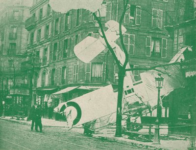 Et fransk fly går ned i en gade i Paris, c1917 1919 af Unbekannt