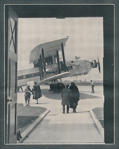 Et symbol på den moderne verden - Passagerer, der går om bord på Croydon Aerodrome, c1935 af Unbekannt