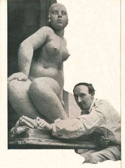 En cameo af Frank Dobson Booths Has The Magic of Pygmalion. Det får selv nogle statuer til at komme til liv af Unbekannt