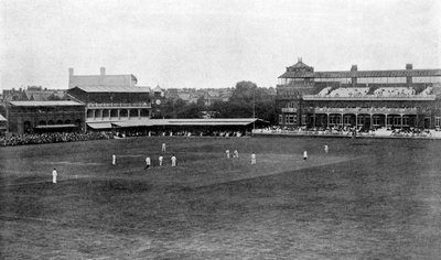En cricketkamp i gang på Lords cricketbane, London, 1912 af Unbekannt