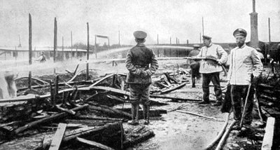 En brand beskadigede fangelejren i Tyskland, Første Verdenskrig, 1915 af Unbekannt