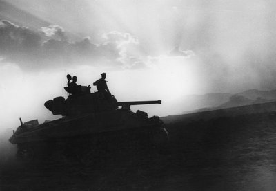 En eskadron af kampvogne på vej til Rammacca, Sicilien, 10. juli 1943 af Unbekannt