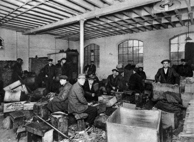 Et træhugningsværksted, London, 1926-1927 af Unbekannt