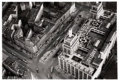 Luftfoto af Hermannplatz, Berlin Neukoelln, Tyskland, fra en Zeppelin, c1931 1933 af Unbekannt