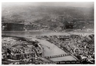 Luftfoto af Koblenz, Rhein-Pfalz, Tyskland, fra en Zeppelin, c1931 1933 af Unbekannt
