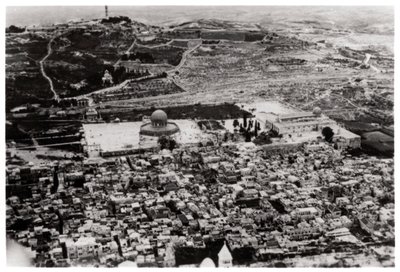 Luftfoto af moskeen i Omar, Jerusalem, Palæstina, fra en zeppelin, 1931 1933 af Unbekannt