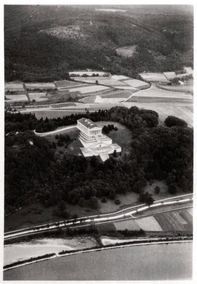 Luftfoto af Walhalla-templet, nær Regensburg, Tyskland, fra en Zeppelin, c1931 1933 af Unbekannt