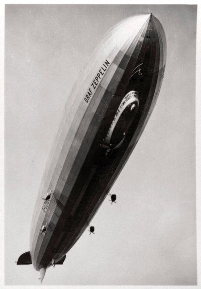 Luftskib LZ127 Graf Zeppelin, set nedefra, 1933 af Unbekannt