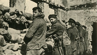 Allierede soldater i Flandern, Første Verdenskrig, 1915, c1920. af Unbekannt