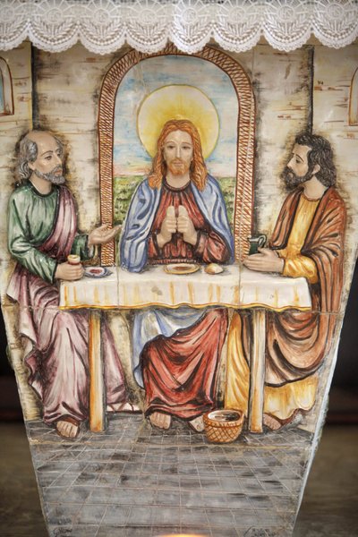 Alter, der forestiller Jesus med Emmaus-pilgrimmene, Depressa, Italien af Unbekannt