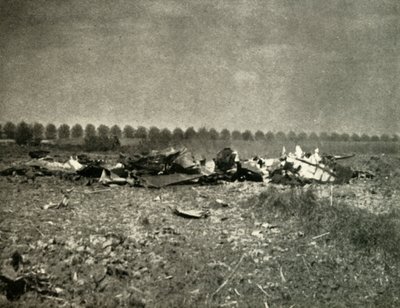 Og bagefter: The End of a Heinkel in a French Field, 1939-1940, 1941. af Unbekannt