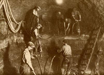 At Work on the New Mersey Tunnel, c1930. af Unbekannt