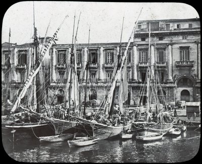 Ved kajen, Messina havn, Sicilien, Italien, slutningen af det 19. eller begyndelsen af det 20. århundrede af Unbekannt