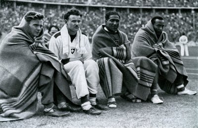 Atleterne Frank Wykoff, Paul Hanni, Ralph Metcalfe og Jesse Owens, OL i Berlin, 1936 af Unbekannt