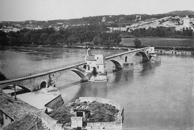Avignon - St. Benezet-broen og Rhone-dalen, udsigt taget fra Doms Fort, c1925 af Unbekannt