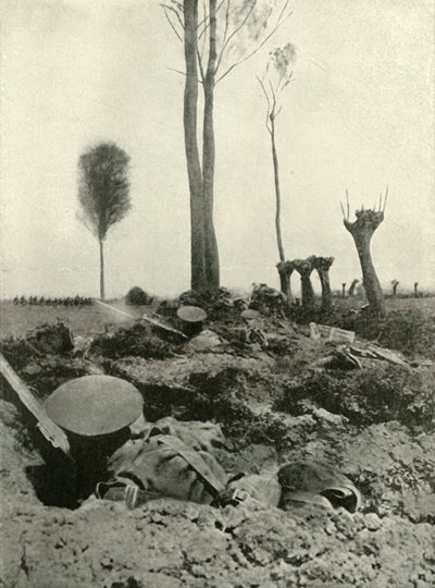 Afventer angrebet, 1919. af Unbekannt