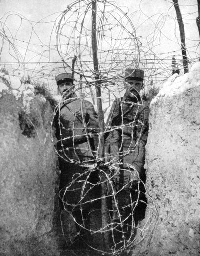 Pigtråd omkring en fransk skyttegrav, Første Verdenskrig, 1915 af Unbekannt
