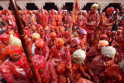 Barsana landsbyboere fejrer Holi i Nandgaon Nandgaon Nande af Unbekannt