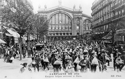 Belgiere ankommer til Paris, 1914 af Unbekannt