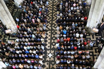 Troendes forsamling. Bispeordination. Amiens-katedralen, Amiens, Frankrig af Unbekannt