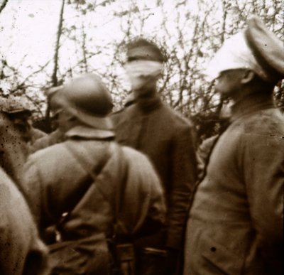 Soldater med bind for øjnene, november 1918 af Unbekannt