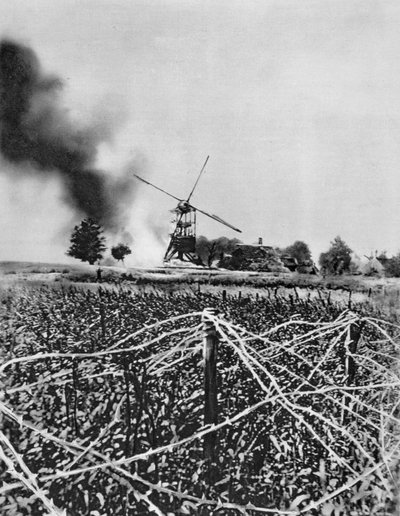 Bombardement af en vindmølle med brændende skaller, Artois, Frankrig, Første Verdenskrig, 1915 af Unbekannt