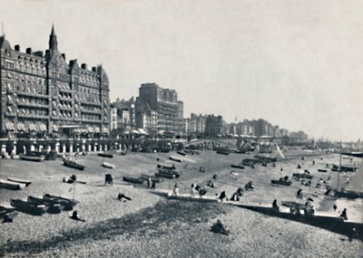 Brighton - The Hotel Métropole and Beach, 1895. af Unbekannt
