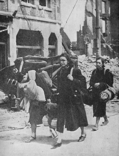 Britiske tropper holder ud i Louvain, da flygtninge forlader byen, 1940, 1940 af Unbekannt
