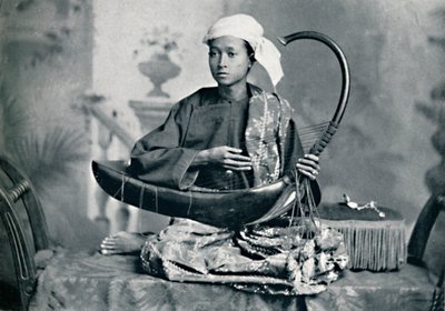 Burmesisk harpespiller, 1902 af Unbekannt