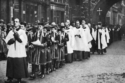 Chapel Royal choirboys i procession, Clerkenwell, London, 1926-1927 af Unbekannt