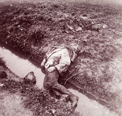 Død tysk soldat, Ypres, Flandern, Belgien, c1914-c1918 af Unbekannt